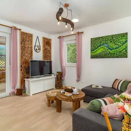 House Family Podhum *