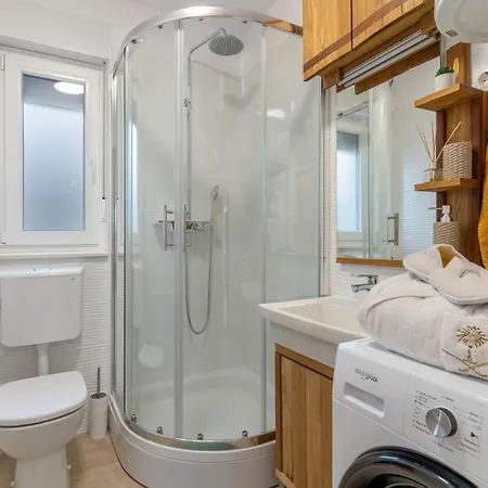 House Family Podhum Chalet