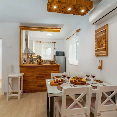 Alpesi faház House Family Podhum