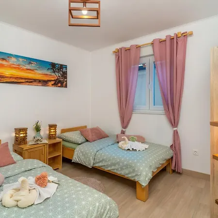 Alpesi faház House Family Podhum *