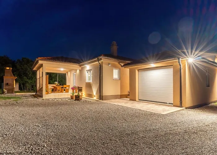 House Family Podhum *