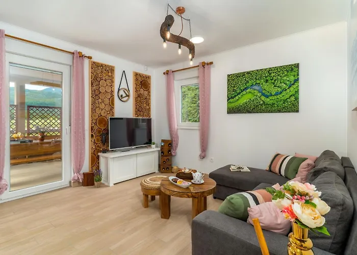 House Family Podhum *