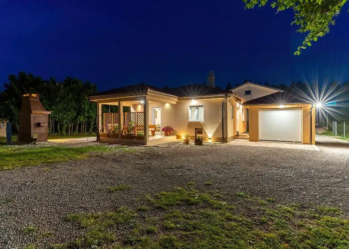 House Family Podhum Chalet *